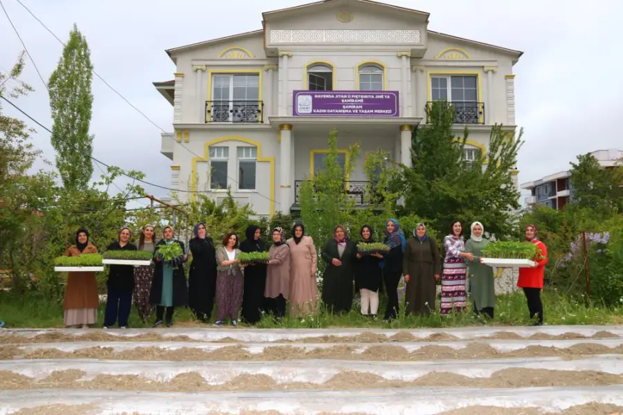 Belediyemizden Kadın Komün Bostanları Projesi
